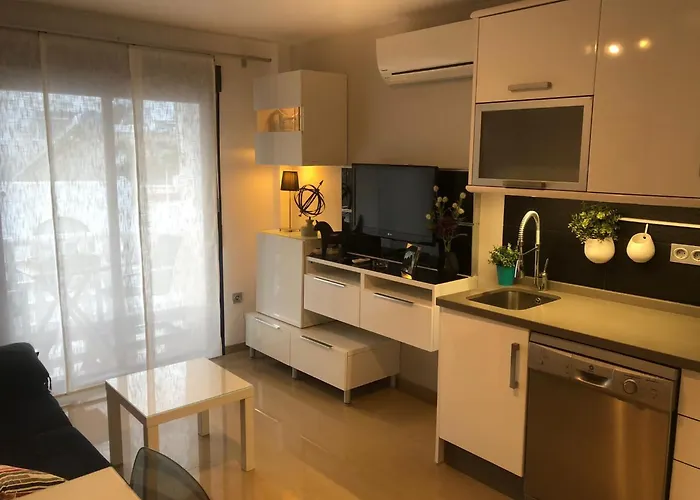 1 Estudio y 1 apartamento de 1 dormitorio cerca de la Playa - TP